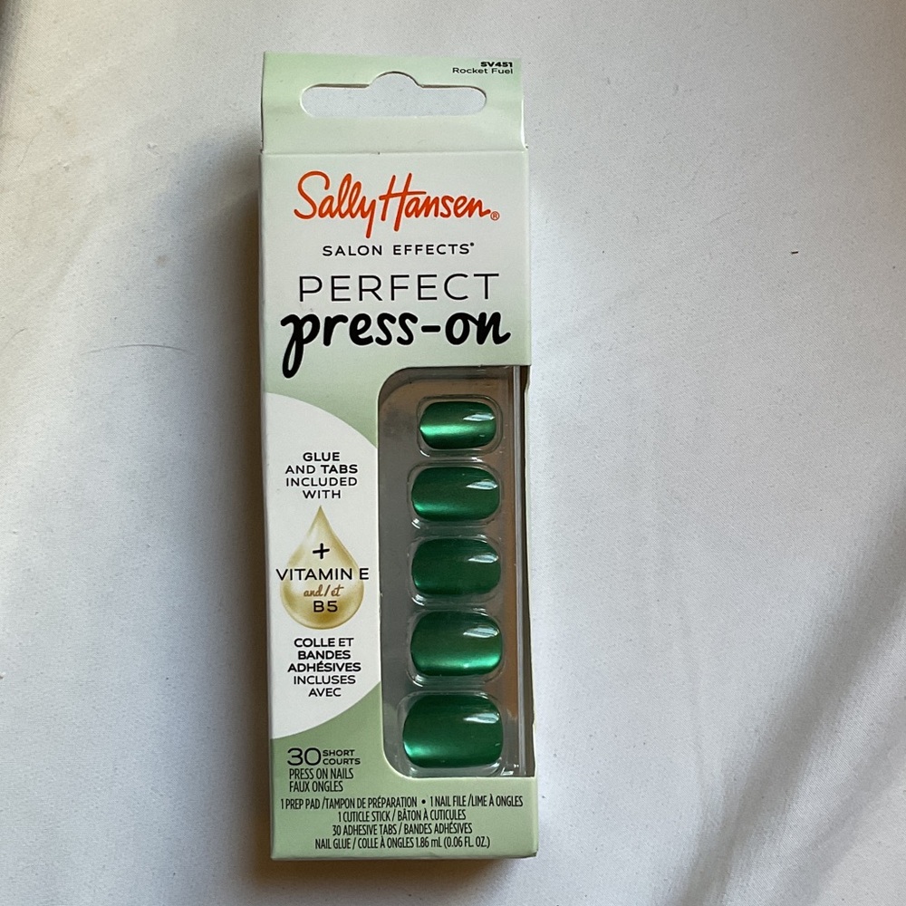 New In Box Sally Hansen Perfect Press On Nails Rocket Fuel